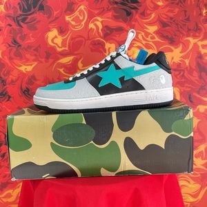 Bape/Shoes size 10 in original box. Open for offers.